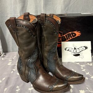 Freebird Warner Dark Brown Leather Boots with Black Accents. Size 10